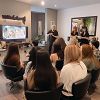 De débutante à experte : développez vos compétences en coiffure à domicile