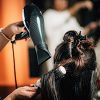 Se faire connaître, un enjeu clé pour une coiffeuse à domicile